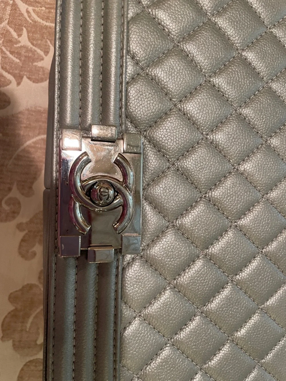 CHANEL Metallic Silver Quilted Shoulder Bag with Chain Strap. Great condition